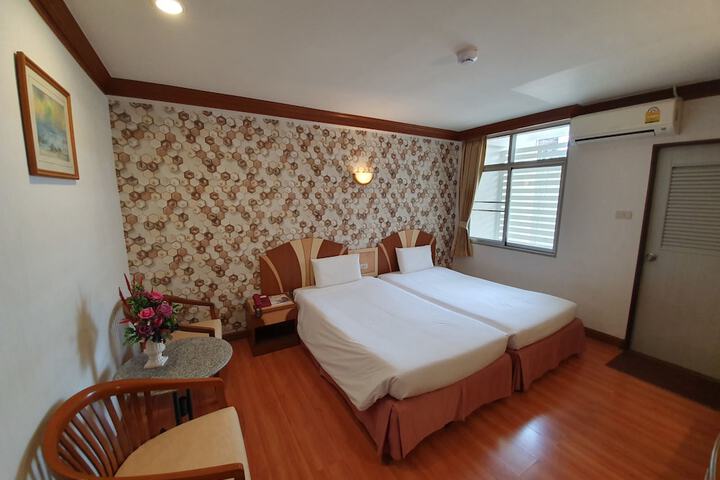 Room 20 of 48