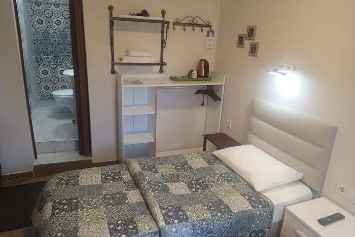 Room 7 of 125