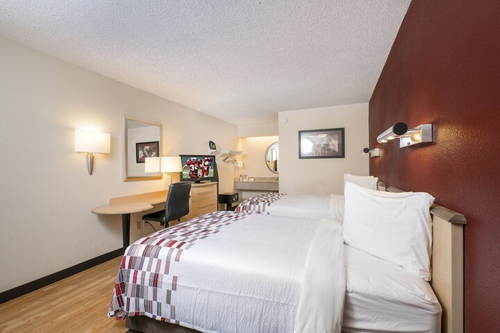 Deluxe 2 Double Beds (2 of 9)