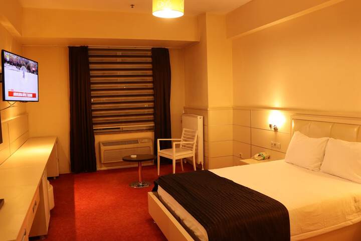 Room 10 of 24