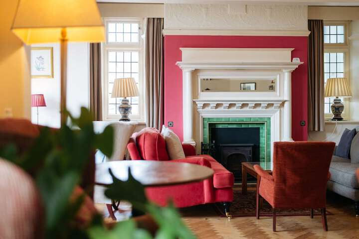 Entrance & Lobby