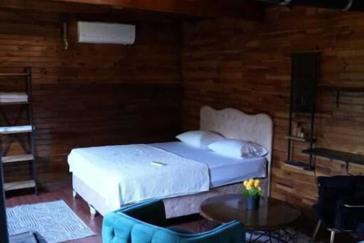 Room 9 of 23