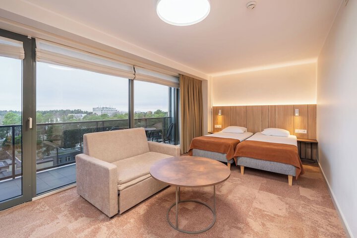 Room 10 of 114