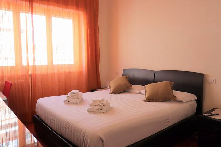 Room 2 of 35