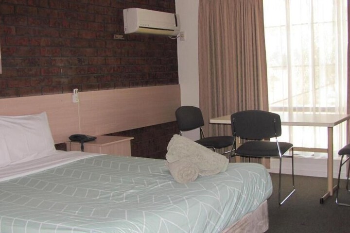 Room 13 of 95