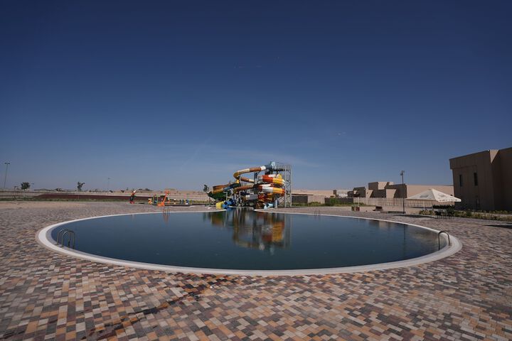 Pool 44 of 85