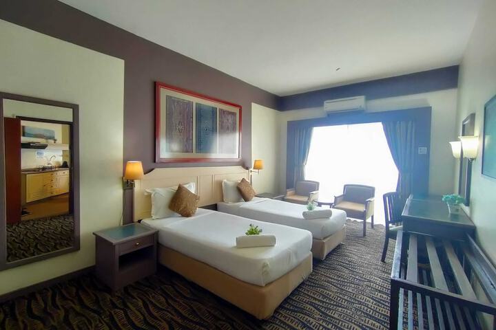 Room 128 of 650