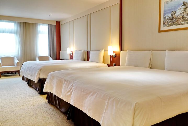Room 5 of 38