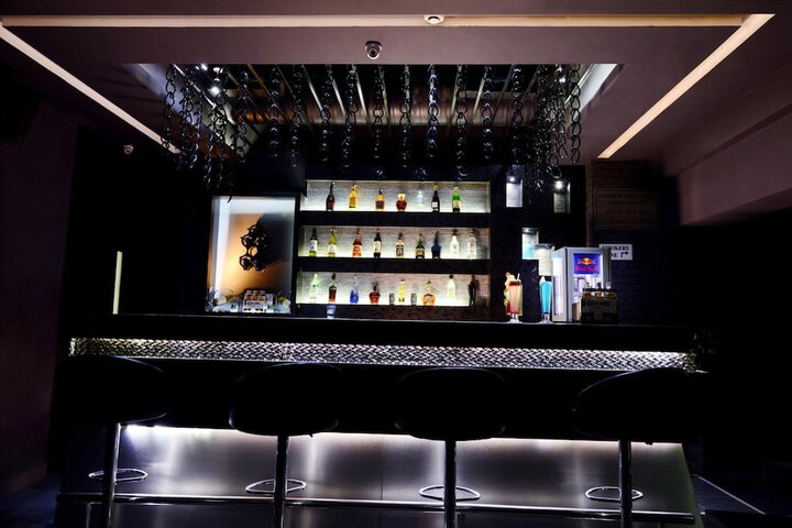 Lounge 50 of 65