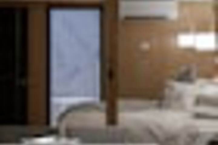 Room 41 of 216