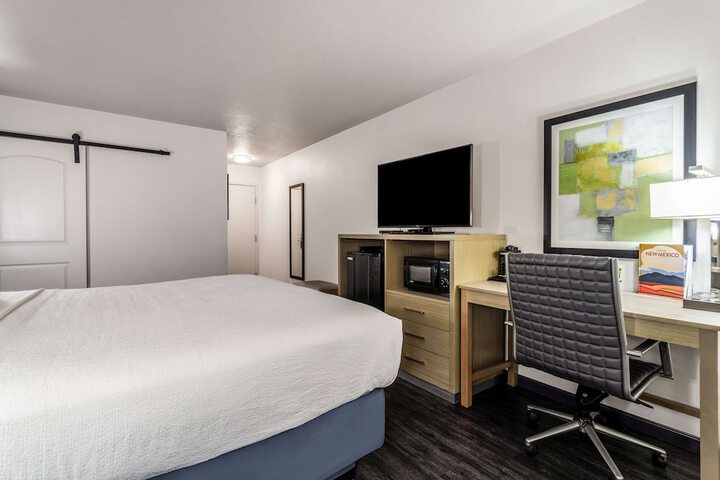 Room 8 of 30