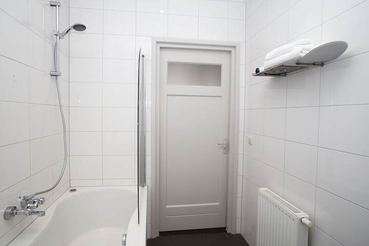 Room 28 of 44