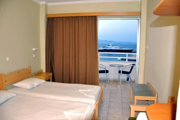 Room 5 of 37