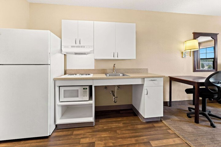 1 Queen Bed Efficiency (8 of 9)