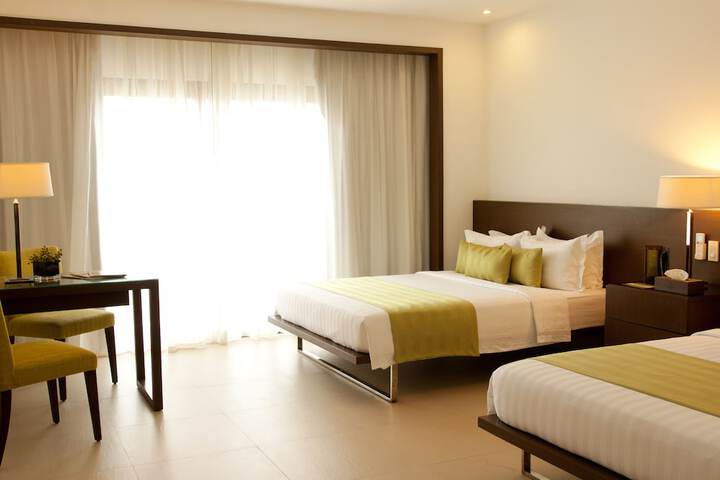 Room 5 of 11