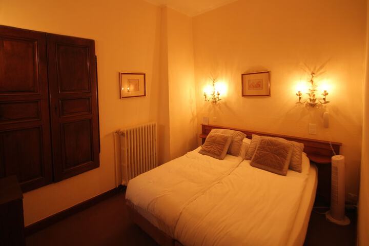 Room 17 of 64