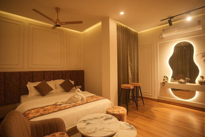 Room 7 of 20