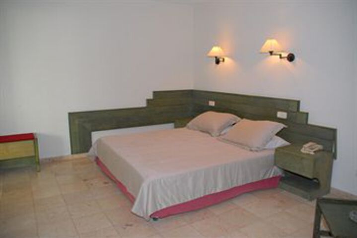 Room 21 of 48