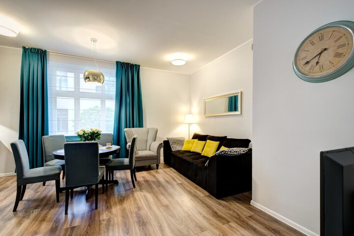 Room 8 of 20