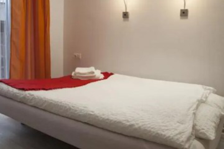 Cozy Microloft (2nd fl)