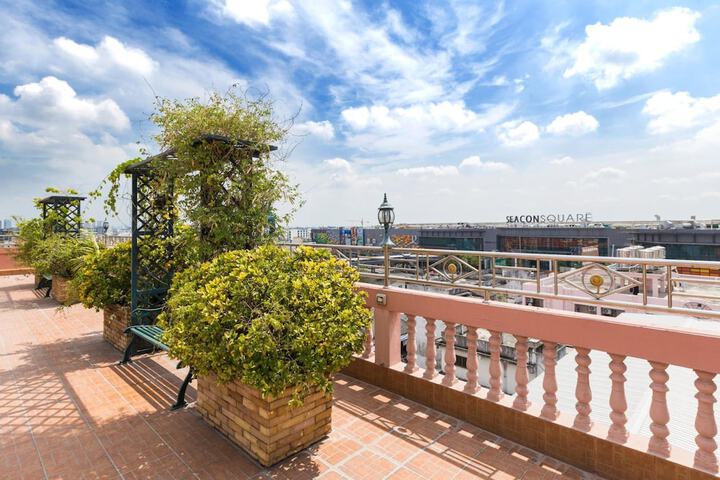 Terrace/Patio 7 of 21