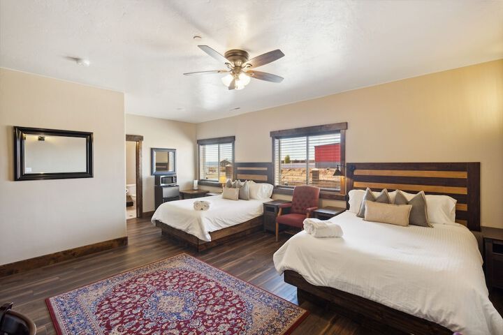 Room 43 of 225