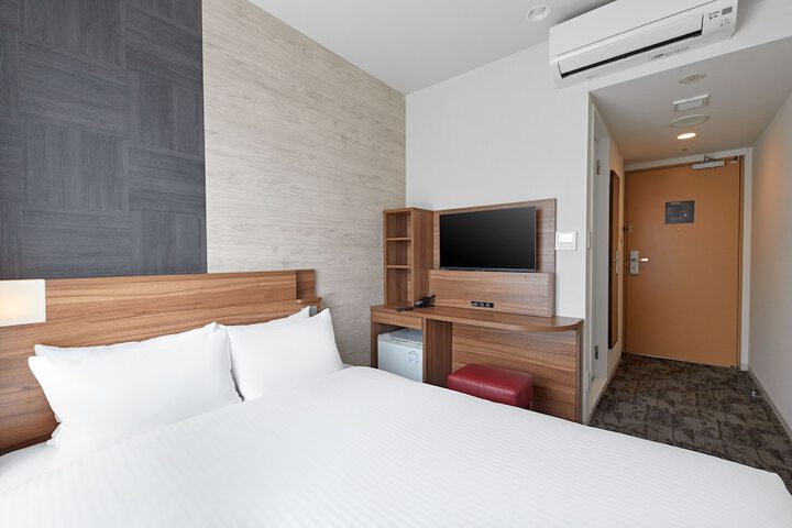 Room 18 of 76