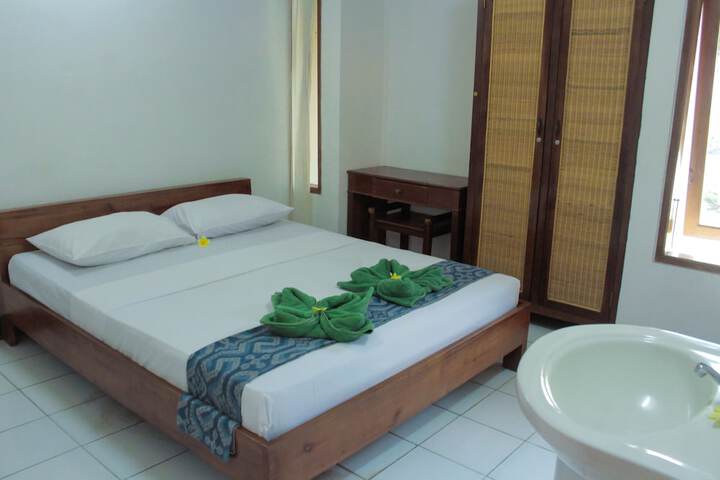 Room 13 of 72