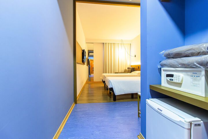 Room 9 of 41