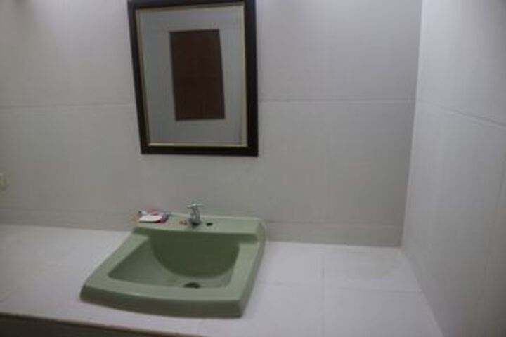 Room 3 of 17