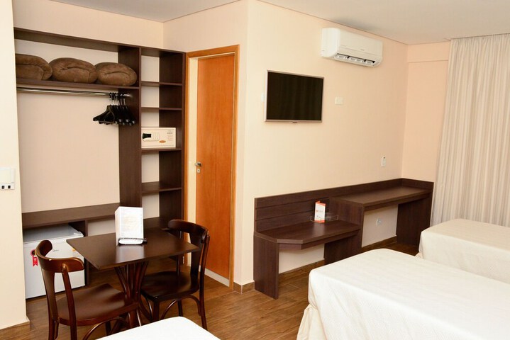 Room 8 of 35