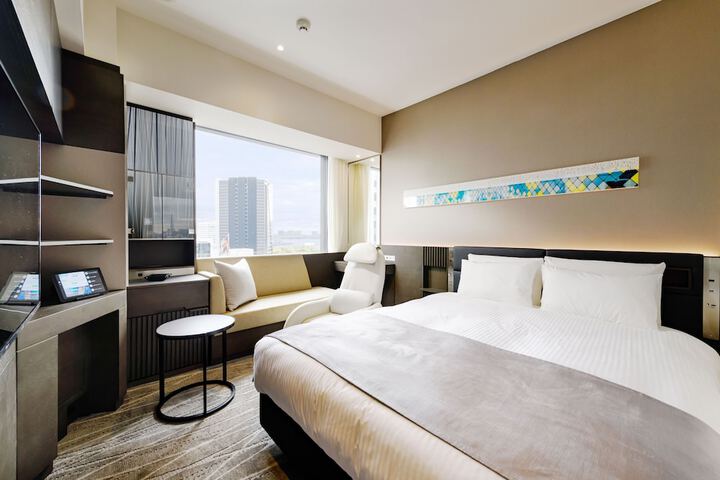 Room 9 of 35