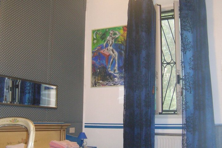 Room 17 of 166