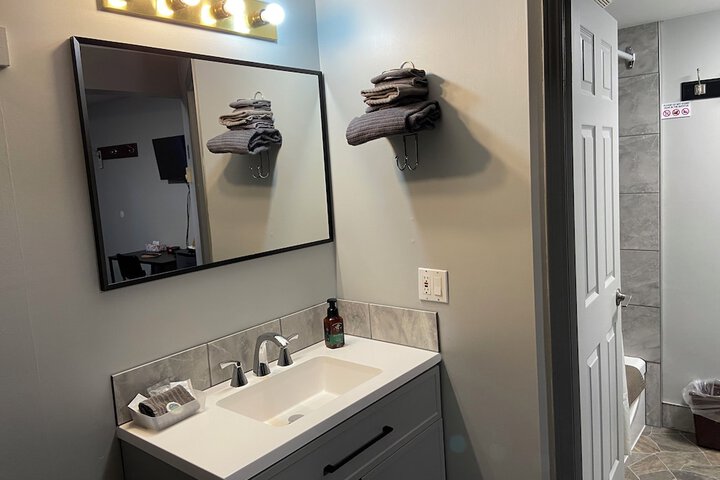 Room 9 of 37