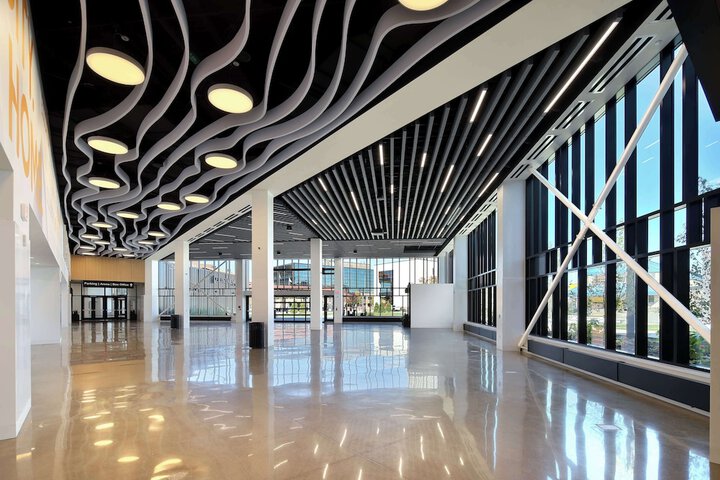 Entrance & Lobby