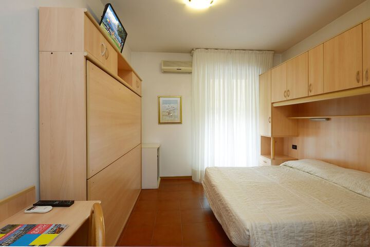 Room 12 of 43