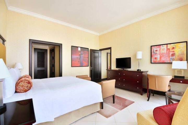 Room 15 of 181