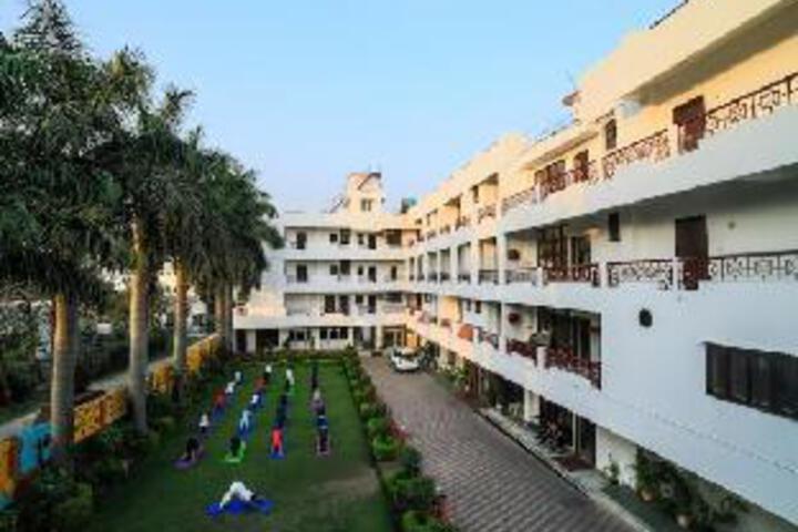 Hotel Neeraj Bhawan - Triveni Ghat