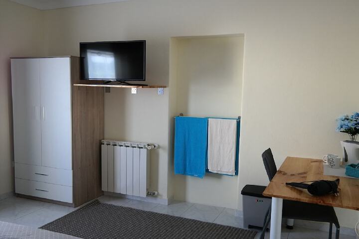 Room 11 of 14
