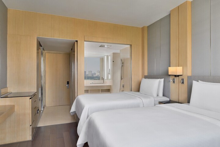 Room 6 of 123