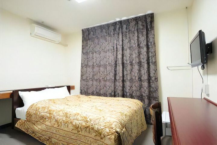 Room 16 of 25