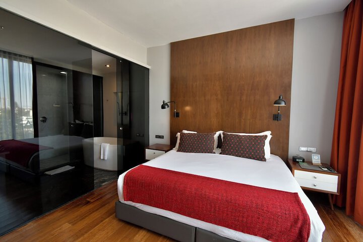Room 21 of 68