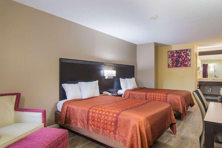 2 Double Beds (6 of 7)