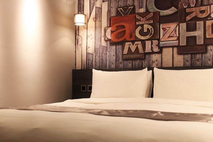 Room 4 of 38