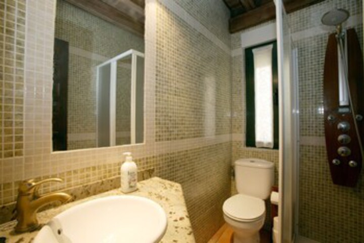 Room 2 of 13