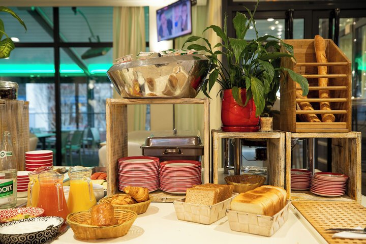 Breakfast/Coffee Service 22 of 51