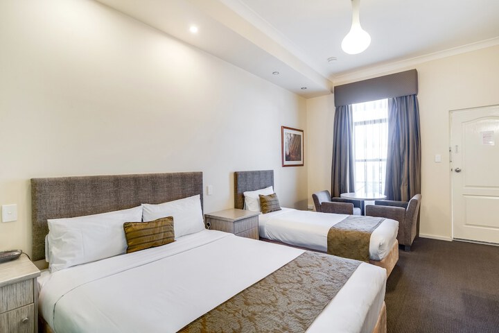 Room 9 of 46