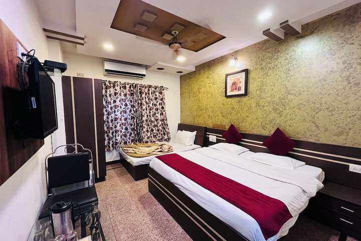 Room 13 of 24