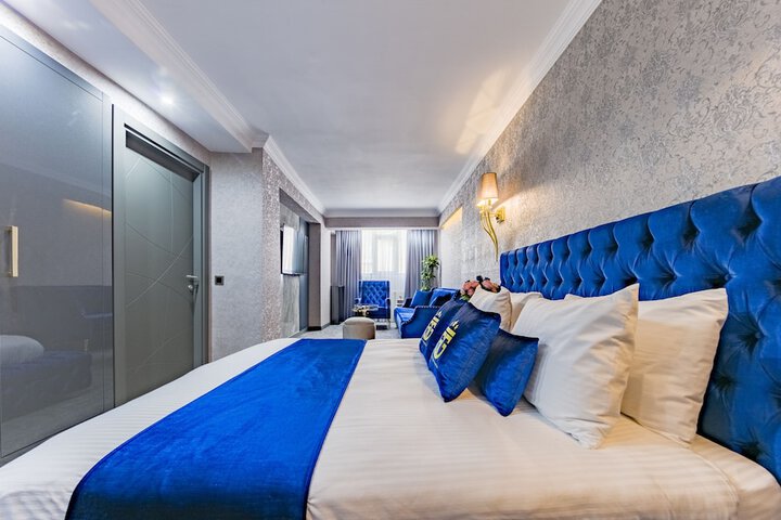 Room 4 of 49