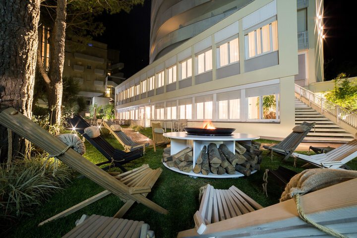 Hotel Exterior 118 of 123